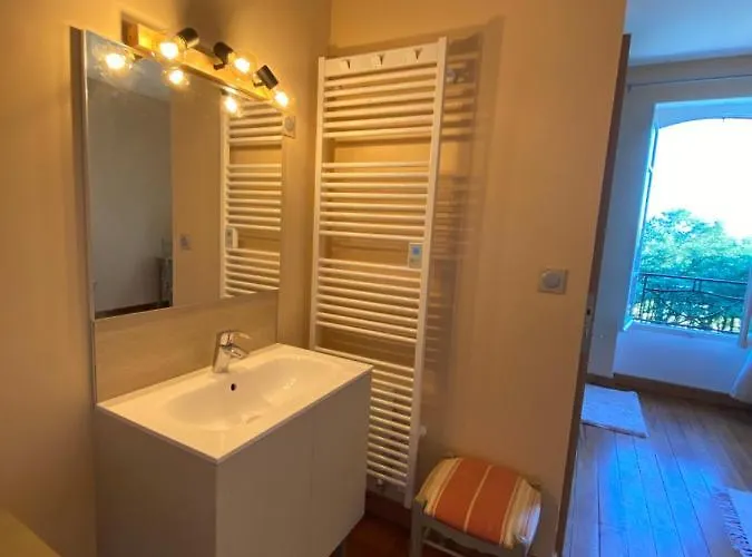 Chateau Du Caperan Bed & Breakfast