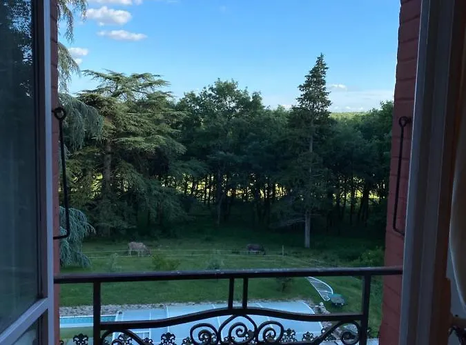 Château du Capéran Couette-café *